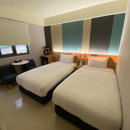 Fu Kuang Hotel Pingtung Buitenkant foto