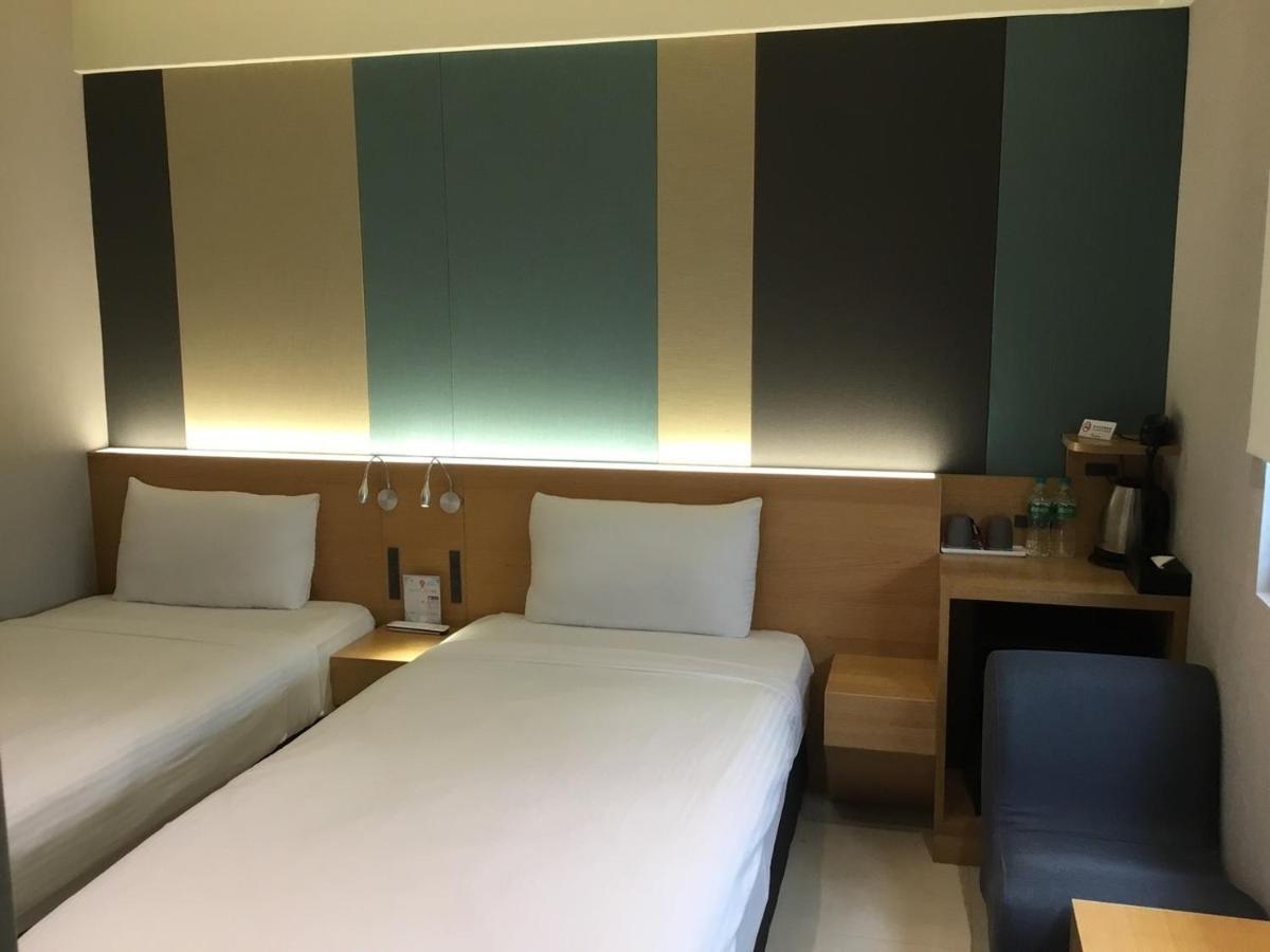 Fu Kuang Hotel Pingtung Buitenkant foto
