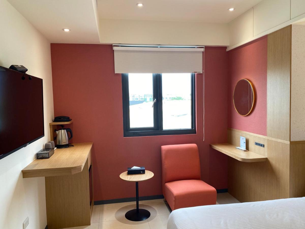 Fu Kuang Hotel Pingtung Buitenkant foto
